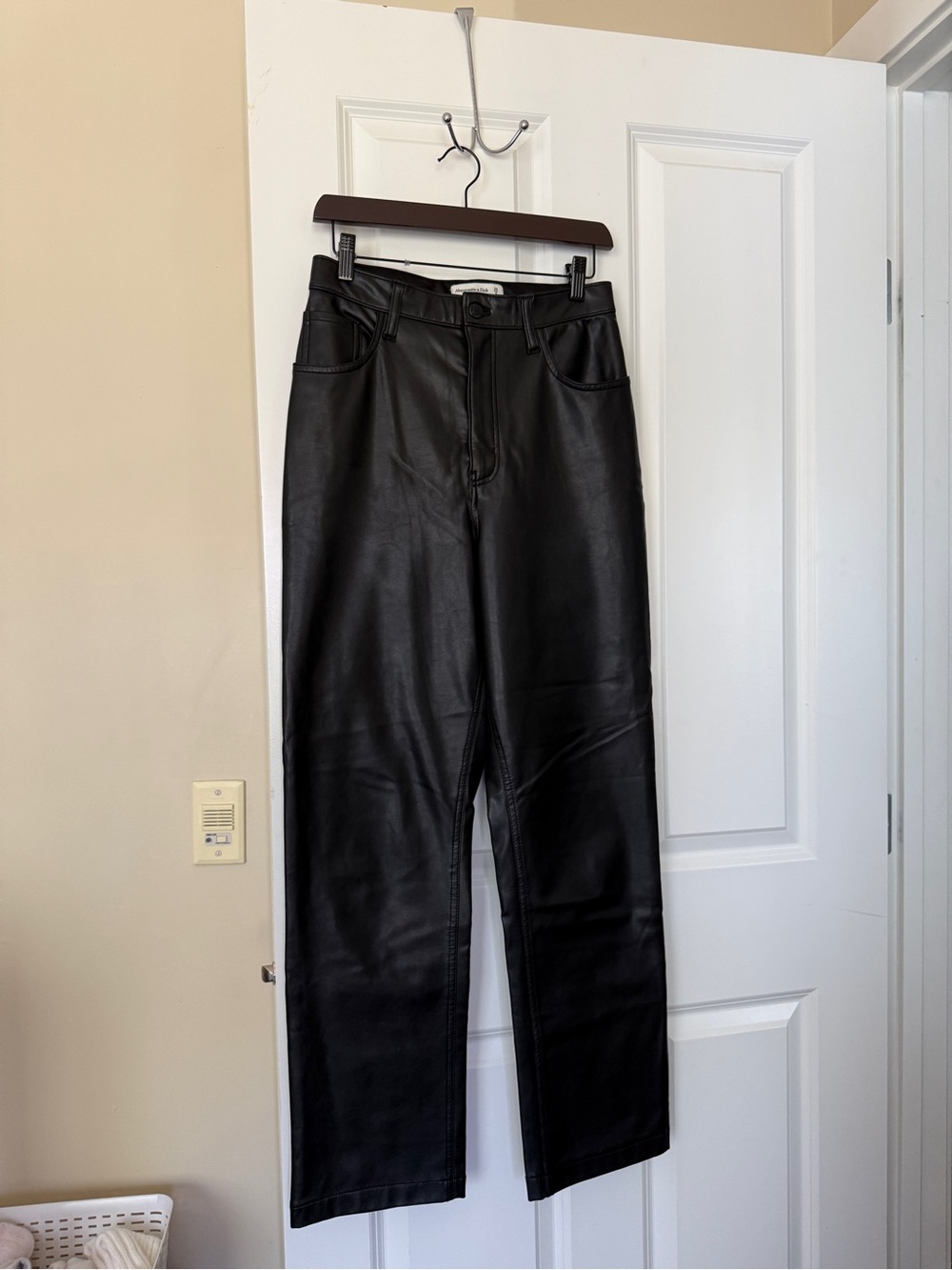 Abercrombie “The 90s Straight” Black Faux Leather Pants, Size 28
